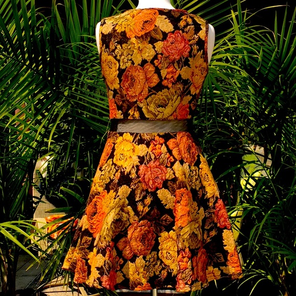 Autumn inspired tapestry dress - Picture 2 of 8